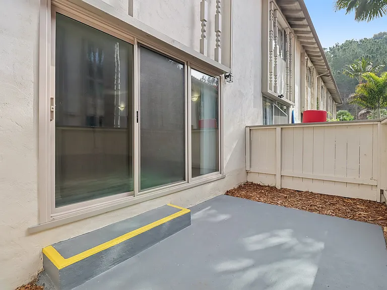 La Jollan Townhomes — Photo 20