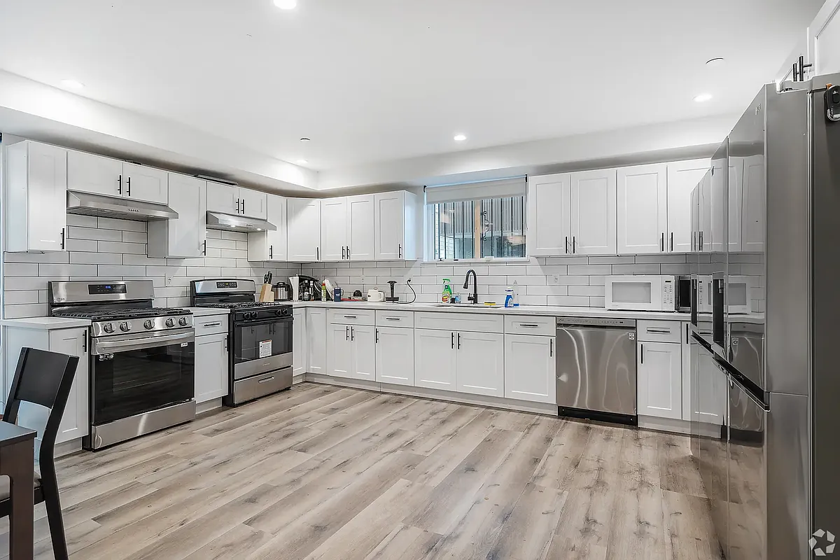 Building Photo - 1186 W 37th Pl - USC DPS