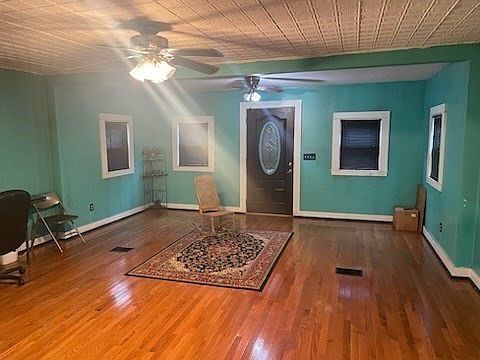 4th image of 44 Parkland Ave