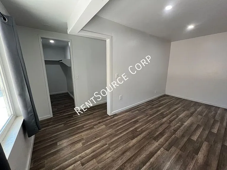 222 E Virginia Way — Photo 18