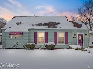 2352 Wiltshire Rd, Berkley, MI 48072