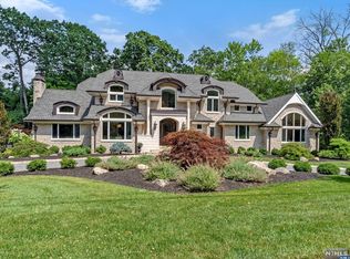 681 King Rd, Franklin Lakes, NJ 07417