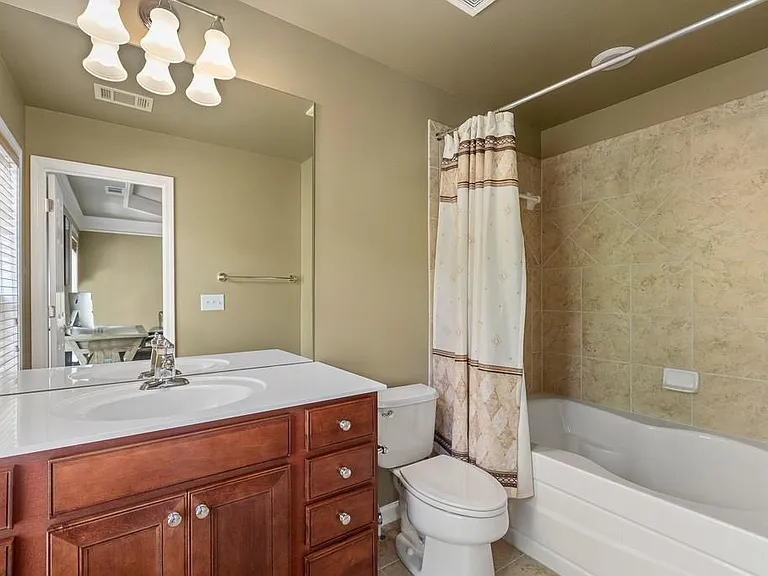 2253 Limehurst Dr — Photo 3