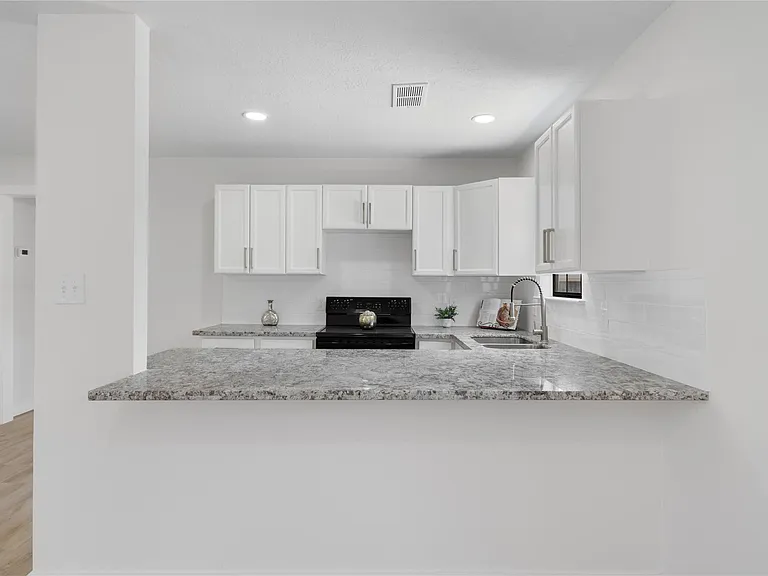 12019 Beth Ln — Photo 34