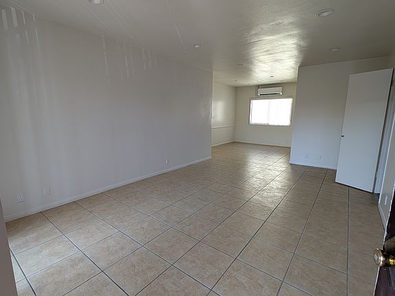 3rd image of 457 N Hobart Blvd APT 4