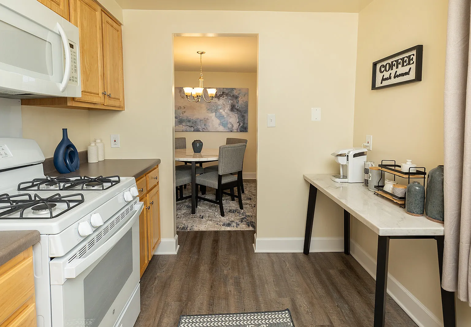Colony Hill Apartments & Townhomes — Photo 3