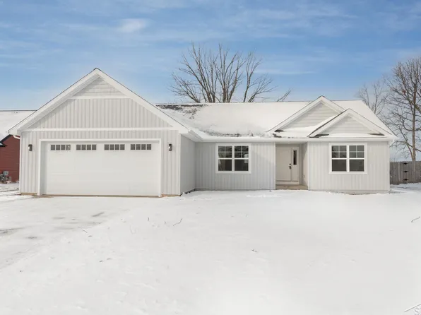 8469 Oakhill Dr, Freeland, MI 48623