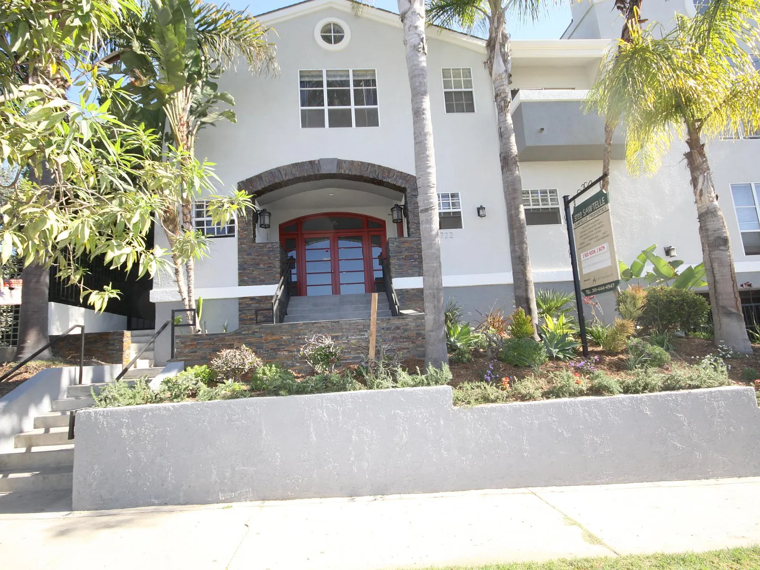 2 bed, 1000 sqft, $2,950 — Photo 2