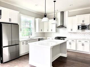 1095 Adam Cir, Roswell, GA 30076