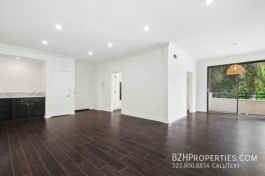 1st image of 8865 Alden Dr APT 101
