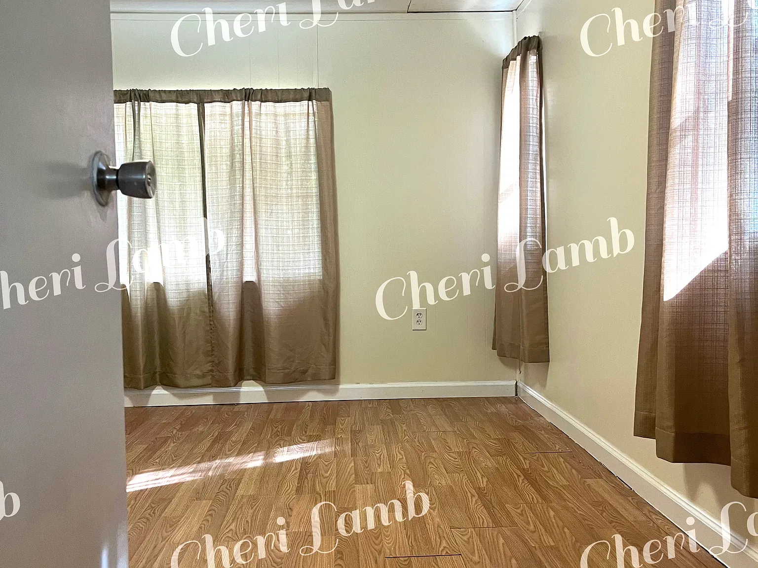3 bed, 1.5 bath, $900 — Photo 4