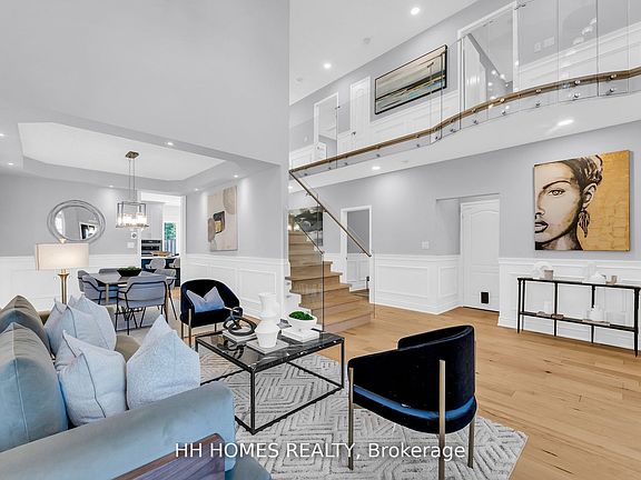 4th image of 2293 Woodcrest Dr