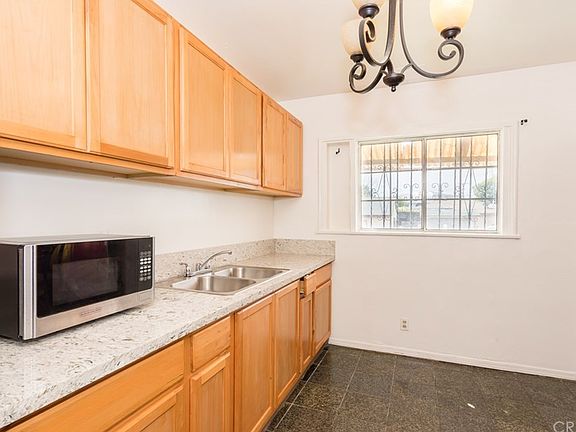 3rd image of 1313 W 111th St