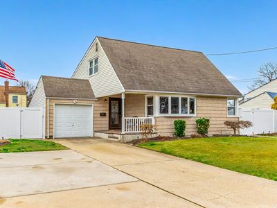 530 Goodrich Avenue, North Babylon, NY, 11703
