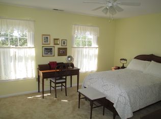 114 Foxbridge Village Rd, Branford, CT 06405