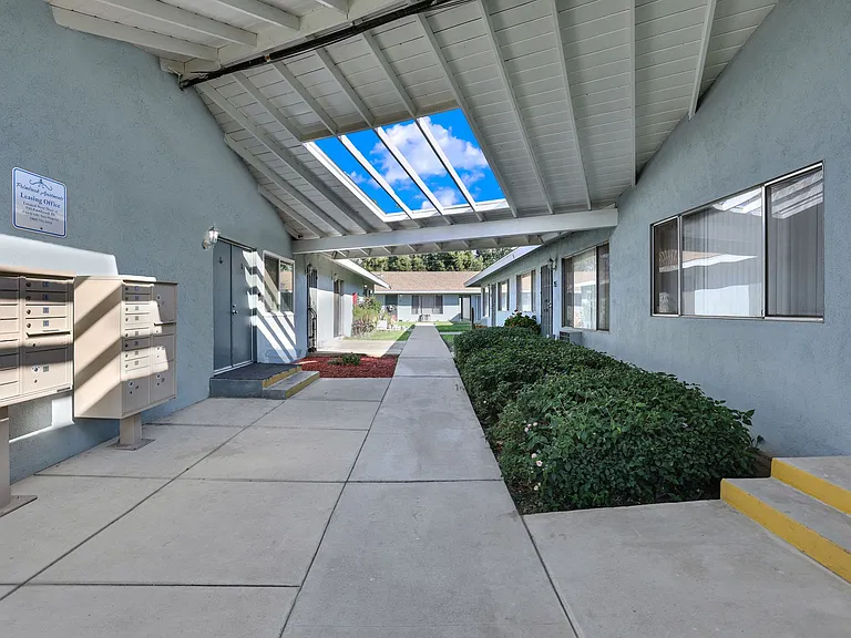 950 Palmbrook Dr — Photo 13