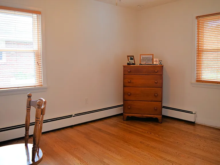 847 E Maple St — Photo 27
