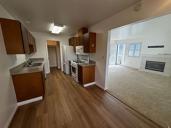 4th image of 105 Blue Wing Dr