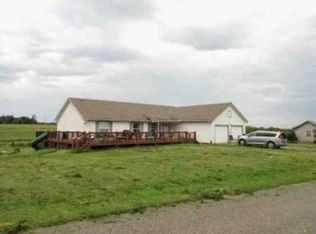 20474 Orchard Ln, Saint Joseph, MO 64505