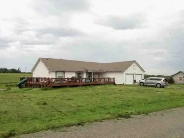 20474 Orchard Ln, Saint Joseph, MO 64505