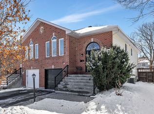 16 Montana Way, Ottawa, ON K2J 4M5