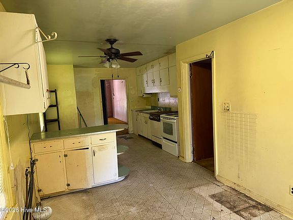 5th image of 2340 Meadowbrook Road