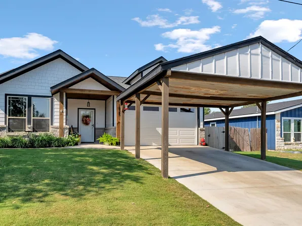 1825 Sleepy Hollow Road, Kingsland, TX 78639