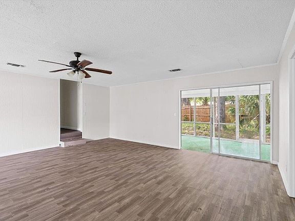 2nd image of 103 W Beaumont
