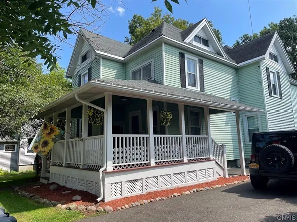 16 E Oneida St, Baldwinsville, NY 13027