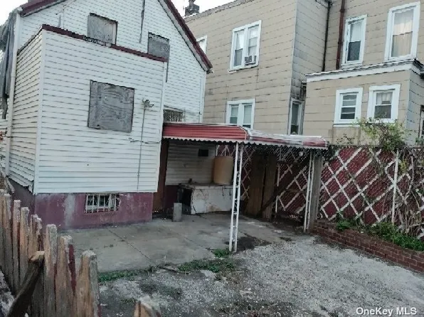 37 Wyona St, Brooklyn, NY 11207