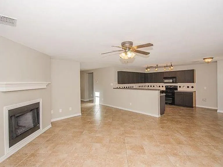 2152 Royal Acres Trl — Photo 3