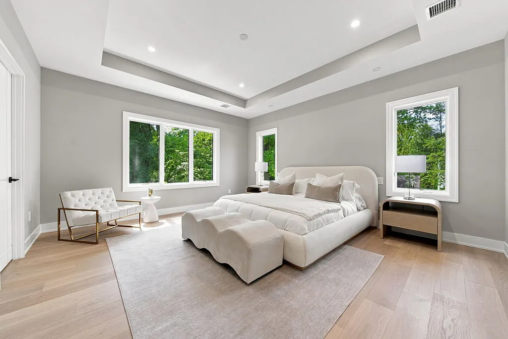 5 bed, 4500 sqft, $16,000 — Photo 3