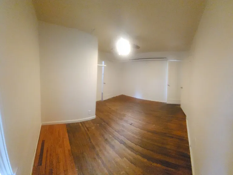1690 Phillips Ln — Photo 15