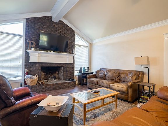 5th image of 2206 Oakdale Dr