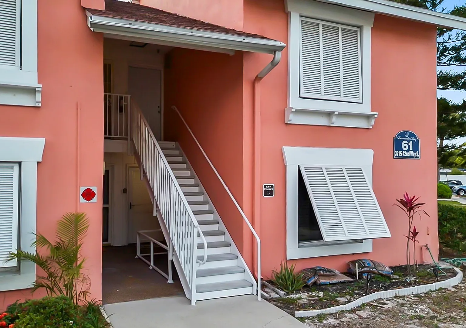 1 bed, $2,000 — Photo 1