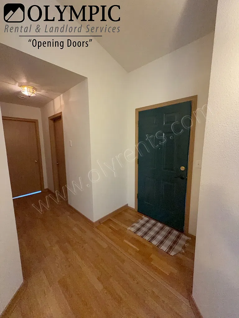 2 bedroom, 2 bath rambler in Rainier Park! — Photo 3