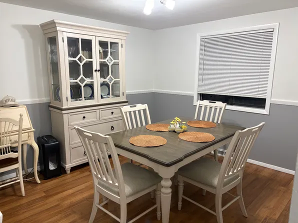 226 Vine Ln, Amherst, NY 14228