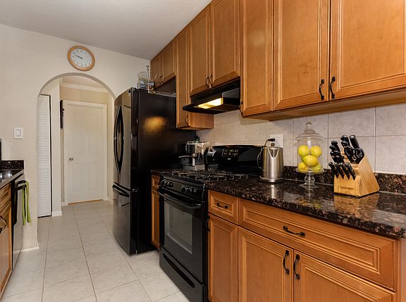 4th image of 8923 Knight Ave APT 206