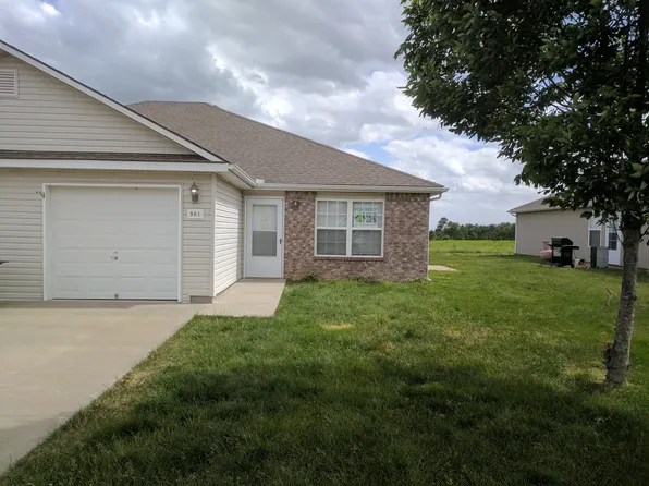901 Fall Meadow Ln, Belton, MO 64012
