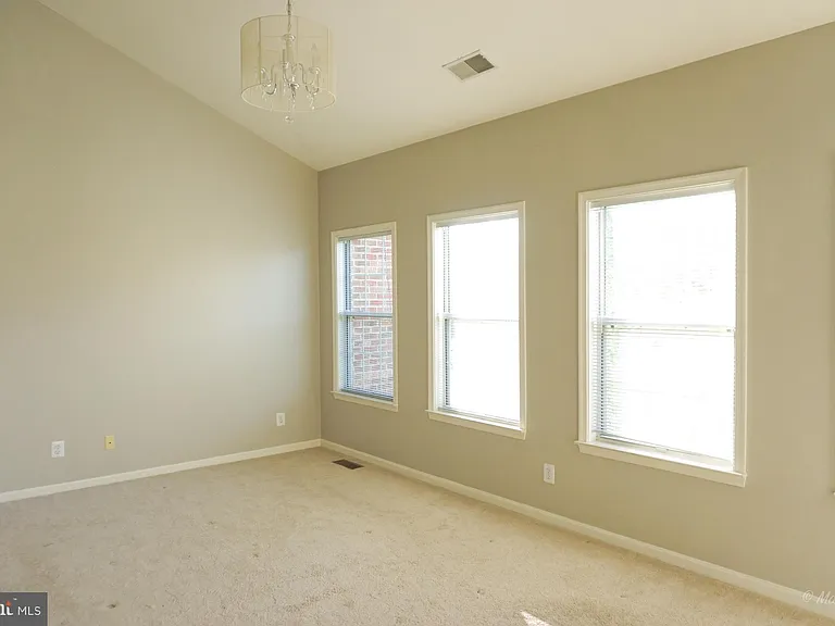 6004 Lincolnia Rd — Photo 12