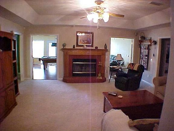 3rd image of 301 W Kingswood Dr