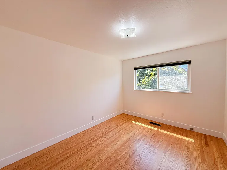 5436 Fresno Ave — Photo 15