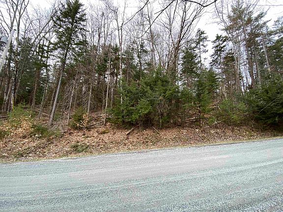 3rd image of 27 Spring Valley Drive