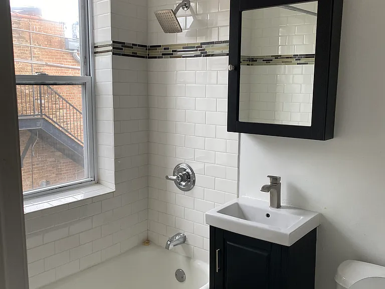2129 N Dayton St #3F — Photo 20