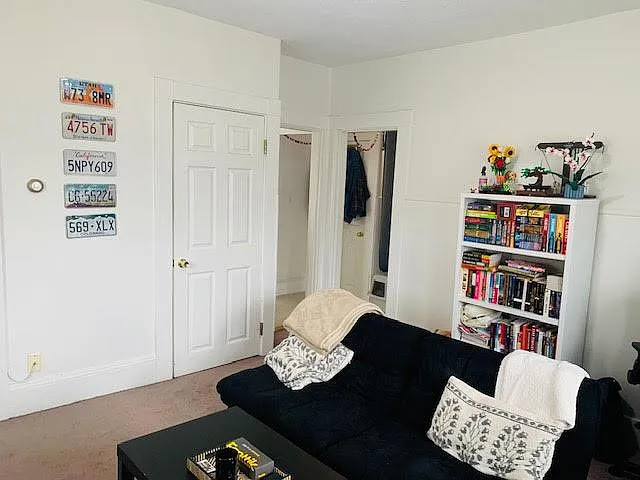 Studio, $2,100 — Photo 4