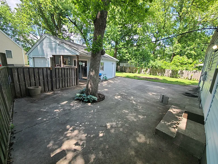 2101 Pickett St — Photo 7