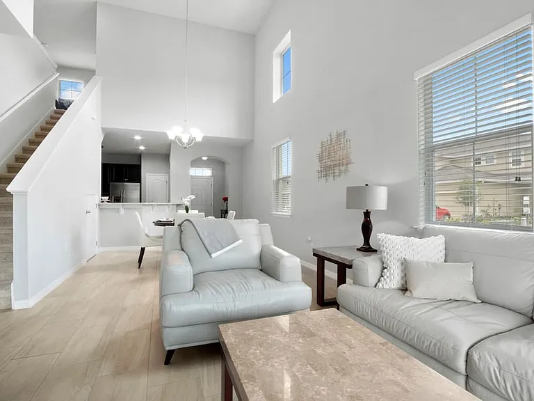 Lennox Dale Ln — Photo 2