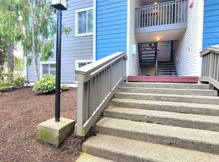 20198 Vikings Crest Loop NE APT 8-101, Poulsbo, WA 98370