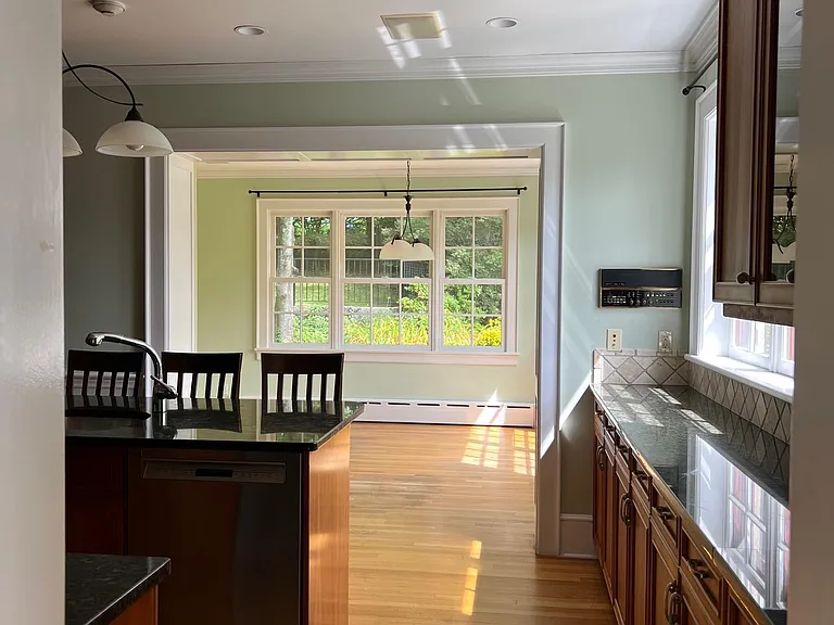 246 Beechmont Dr — Photo 5