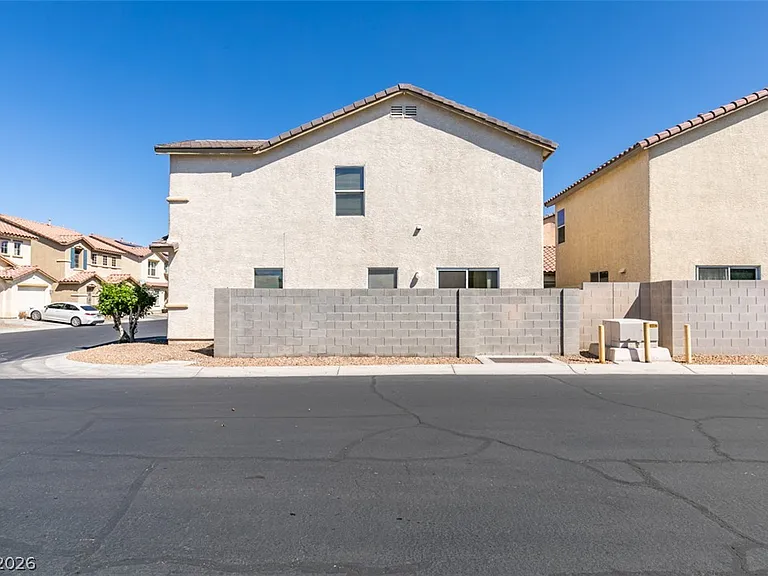 1170 Orange Meadow St — Photo 31